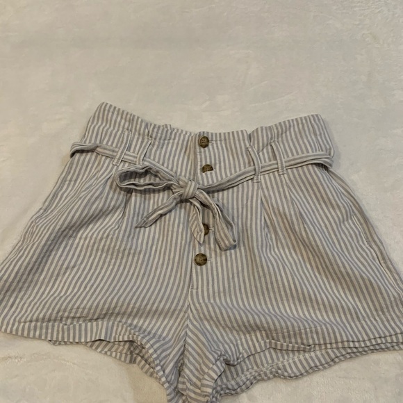 Abercrombie and Fitch striped With Belt 55%linen shorts blue and white size M - Picture 1 of 7